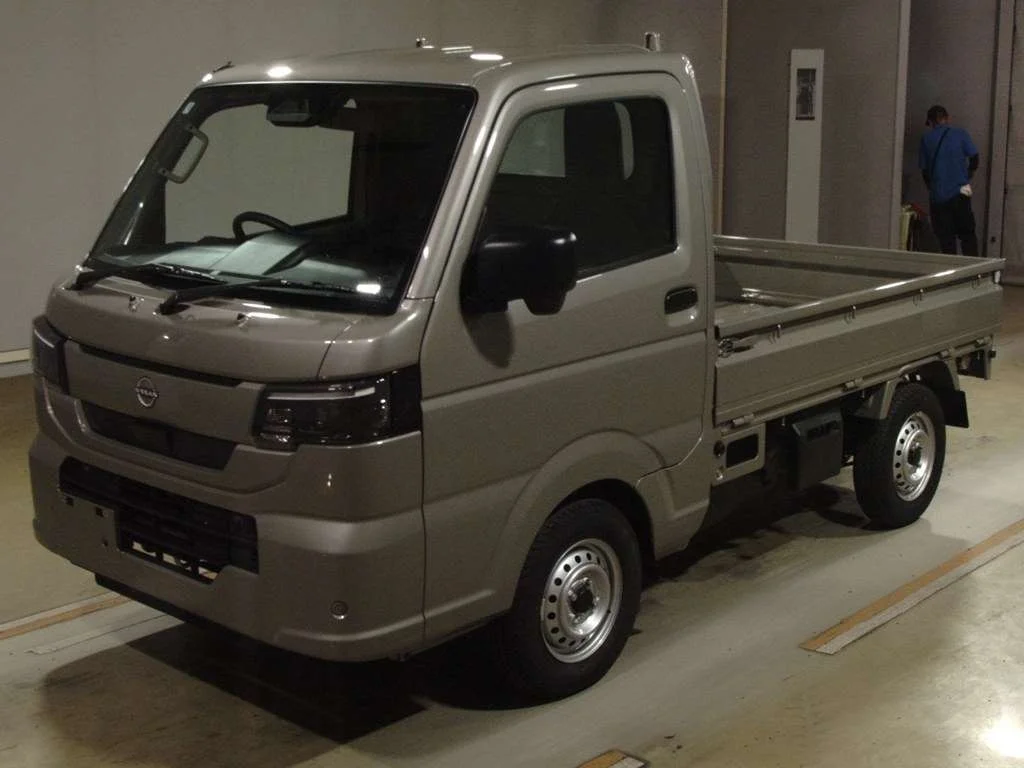 Nissan NT100 Clipper DR16T 2026